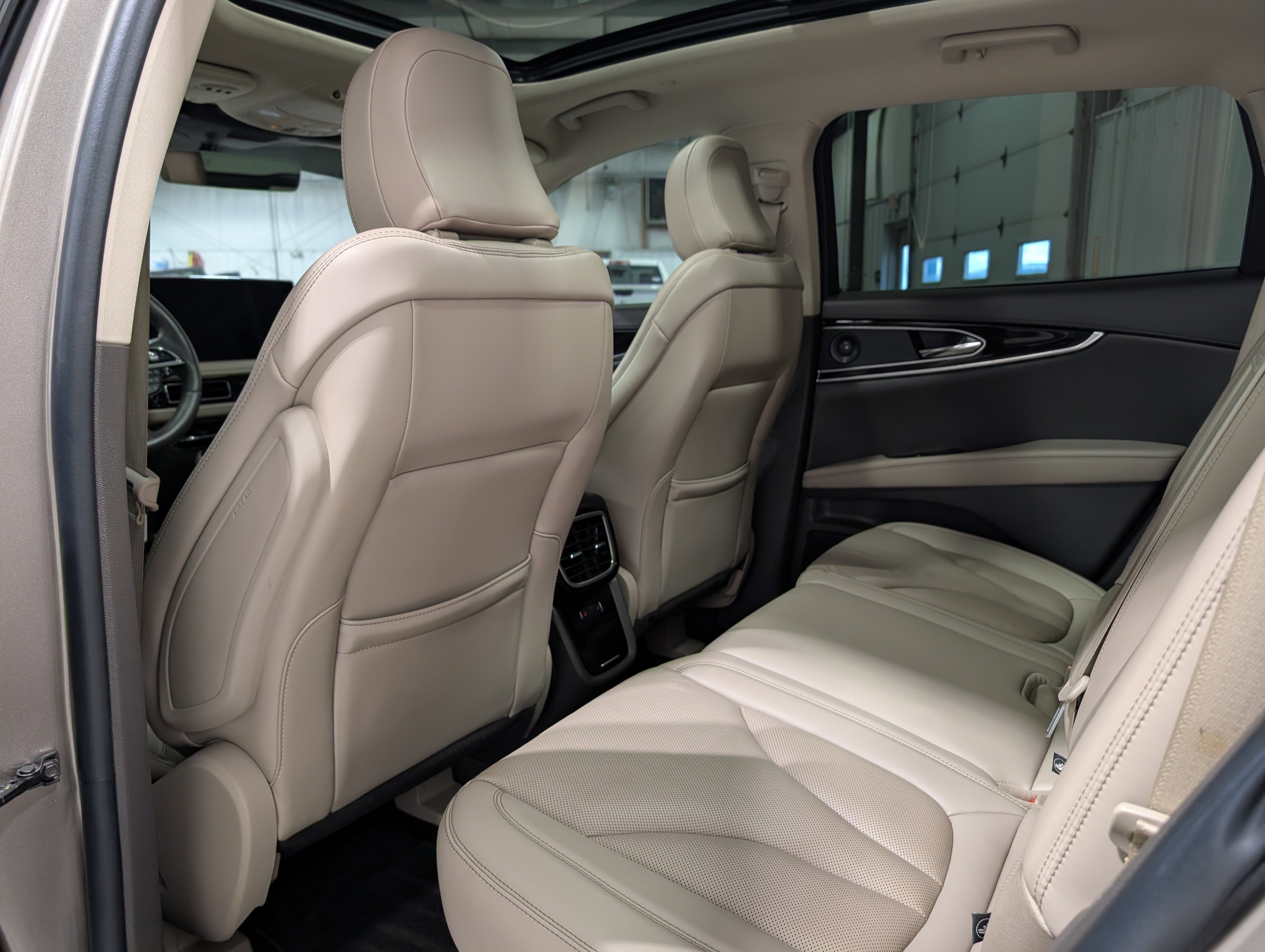 Used 2021 Lincoln Nautilus Reserve w/ Cargo Utility Package image 16