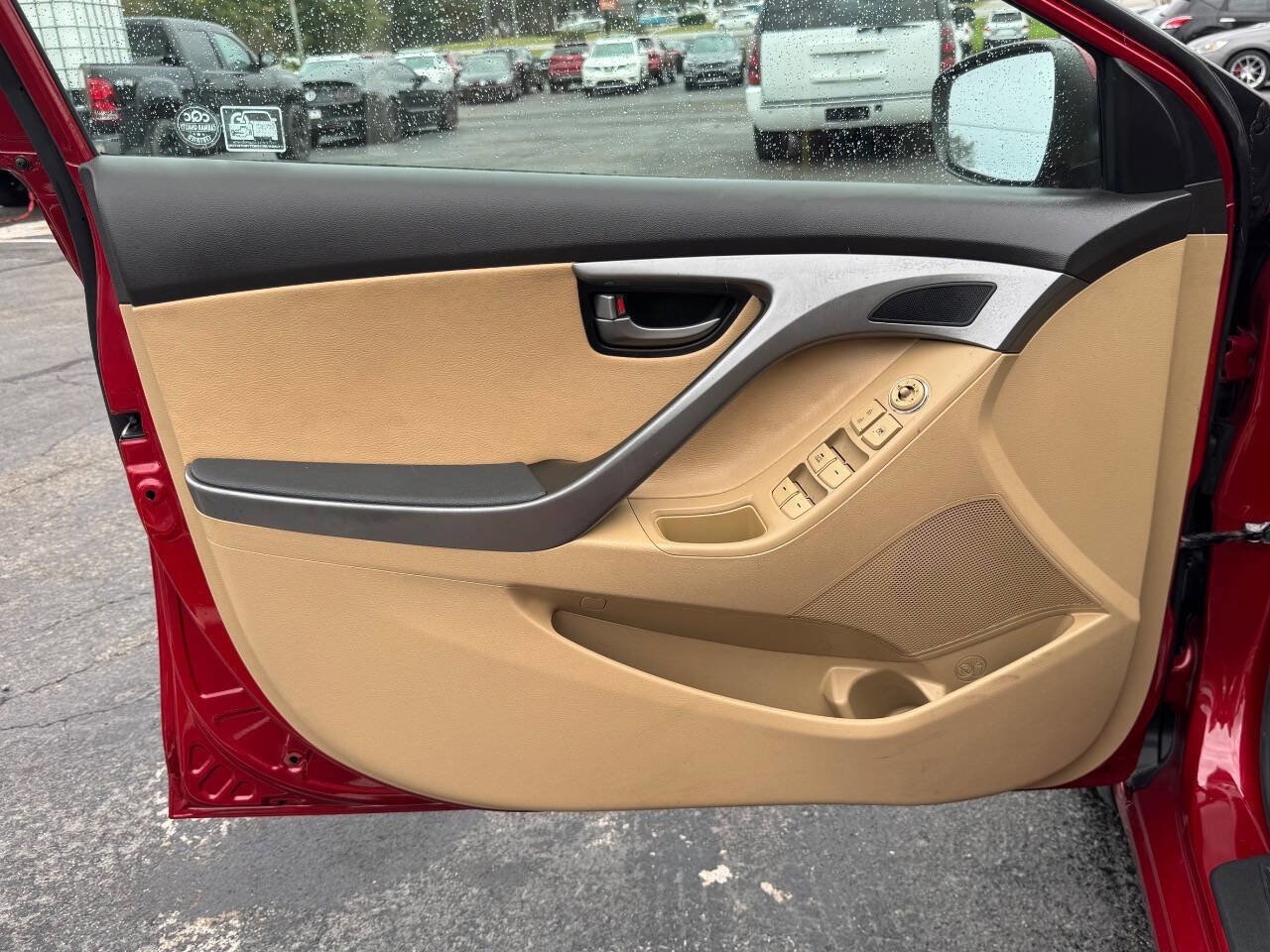 Used 2013 Hyundai Elantra GLS w/ Preferred Pkg image 14