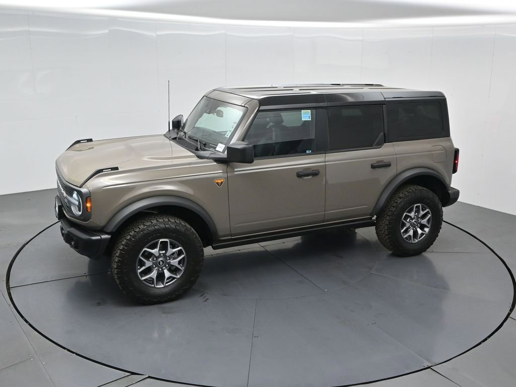 Used 2025 Ford Bronco Badlands image 51