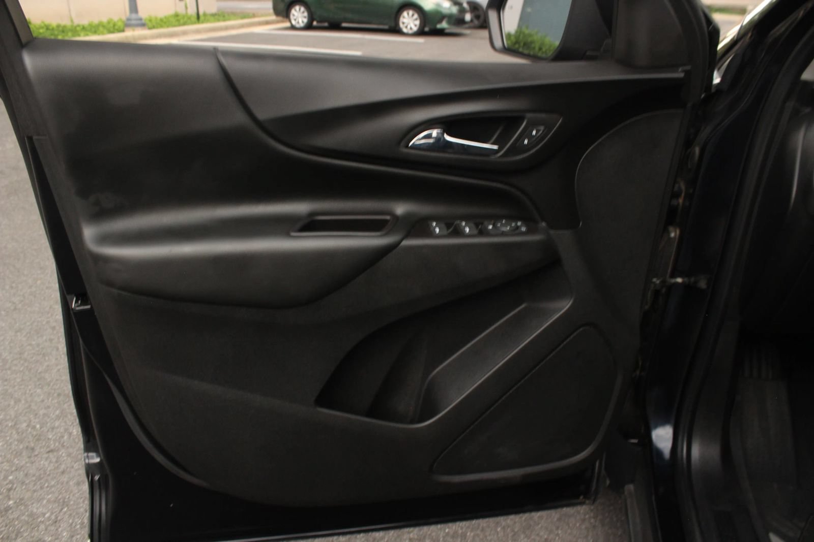Used 2020 Chevrolet Equinox LT w/ LPO, Floor Liner Package AWD/4WD image 15