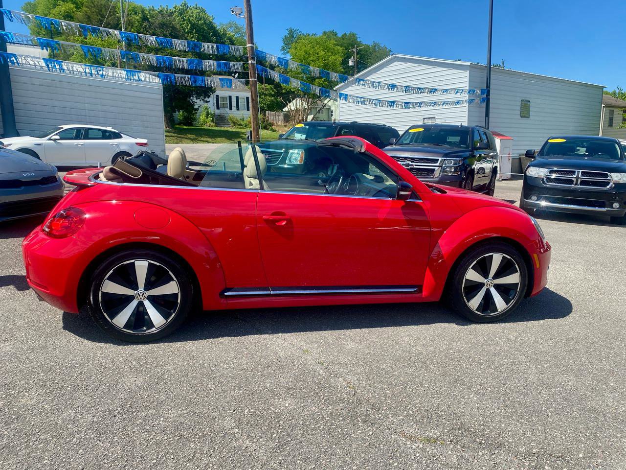 Used 2013 Volkswagen Beetle 2.0T FWD image 8