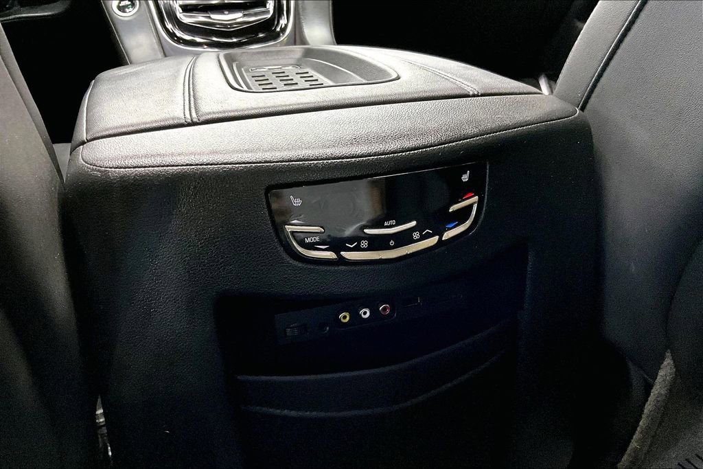 Used 2016 Cadillac Escalade Luxury image 10