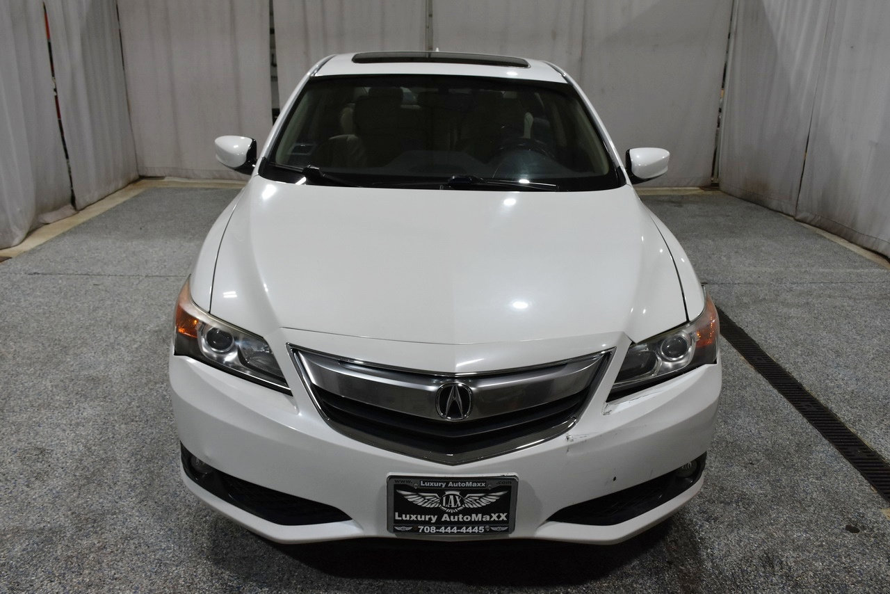 Used 2013 Acura ILX w/ Premium Package image 2