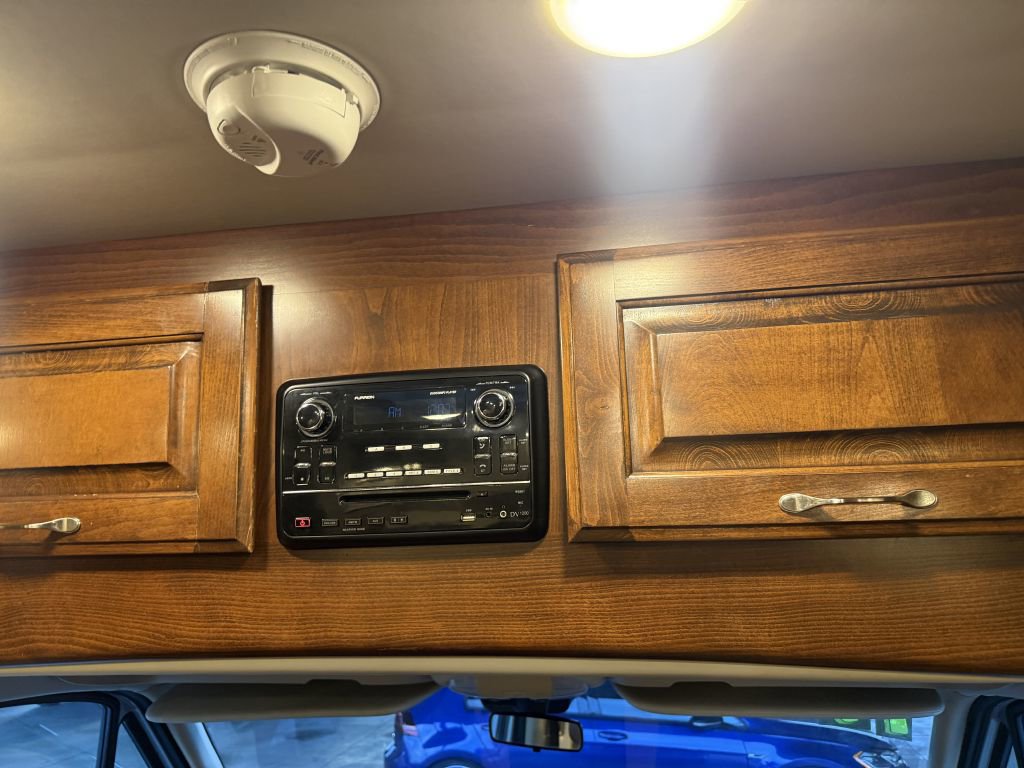 Used 2017 Mercedes-Benz Sprinter 3500 image 44