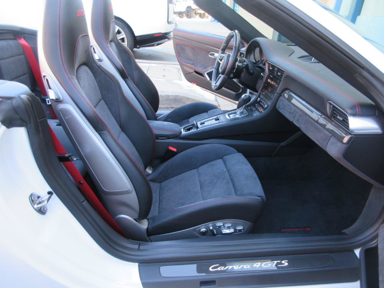Used 2018 Porsche 911 Carrera 4 GTS AWD/4WD image 28