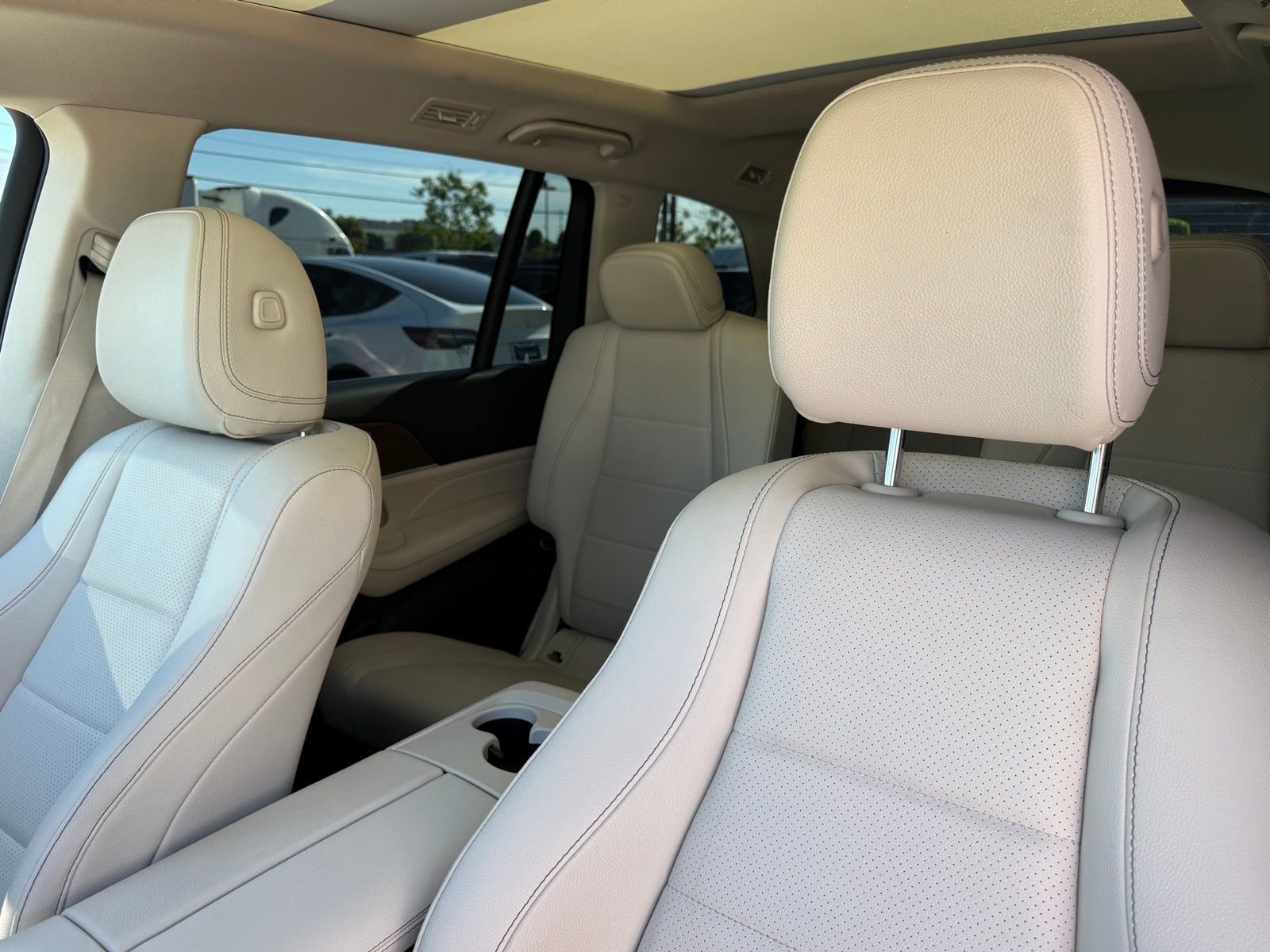 Used 2022 Mercedes-Benz GLS 450 4MATIC image 27