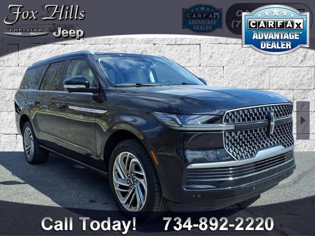 Used 2025 Lincoln Navigator L Reserve image 1