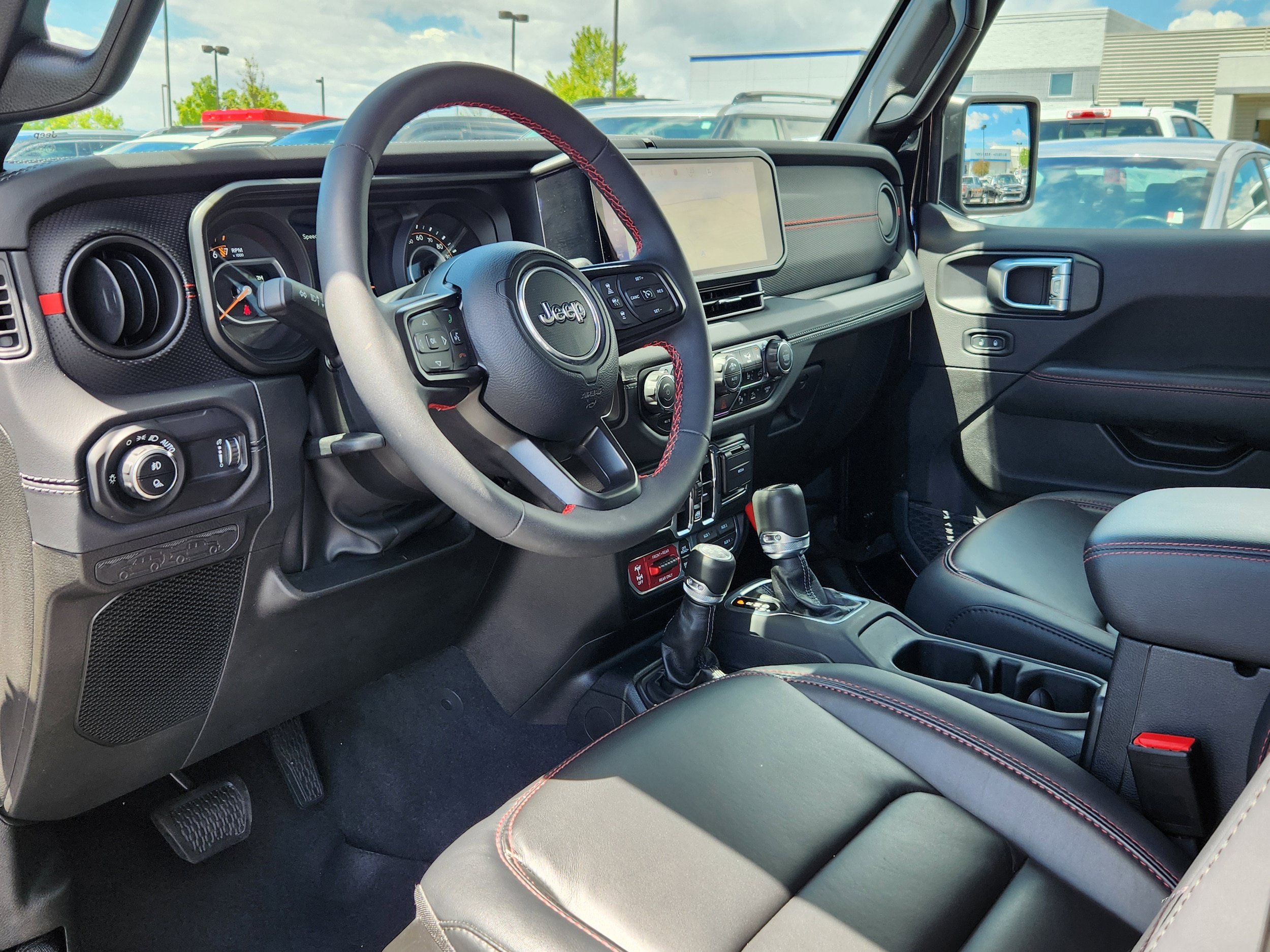 Used 2024 Jeep Gladiator Rubicon AWD/4WD image 9