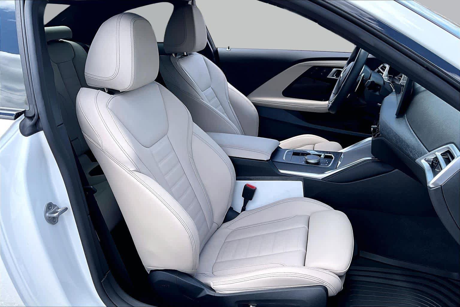 Used 2025 BMW 230i Coupe w/ M Sport Package RWD image 8