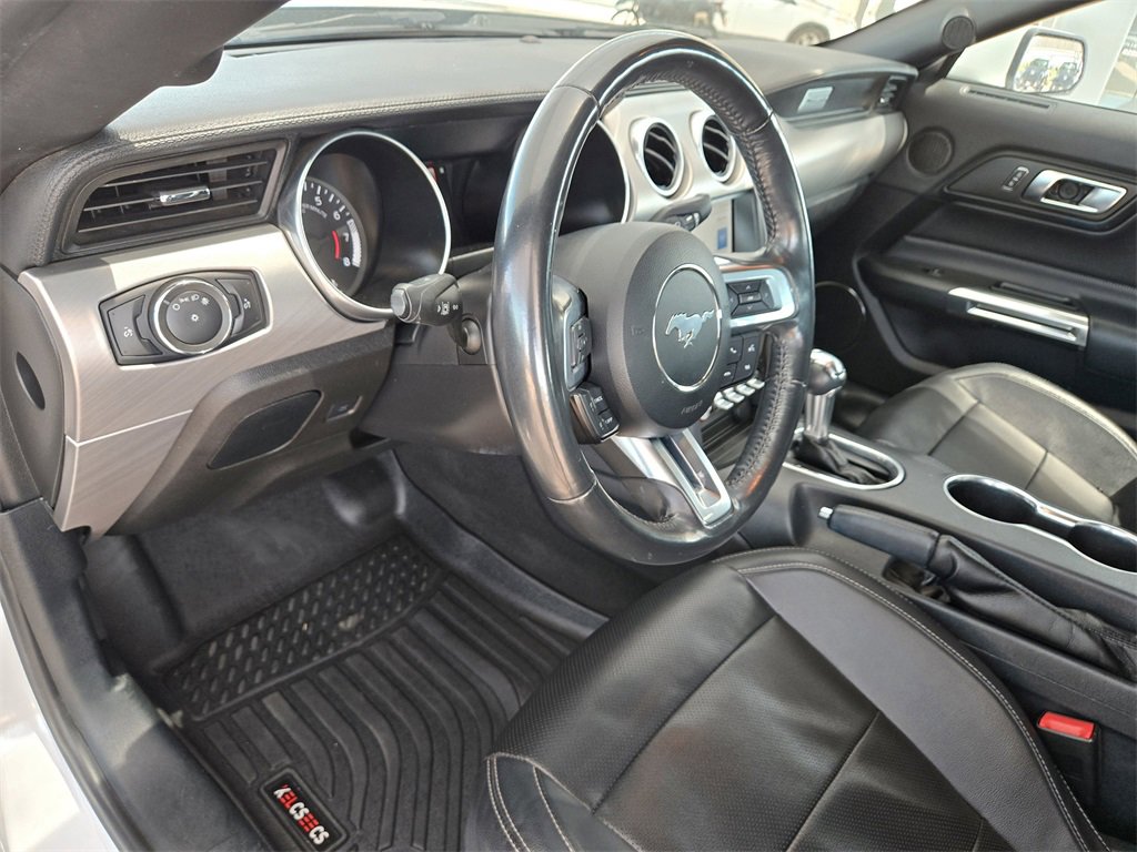 Used 2022 Ford Mustang Premium image 11