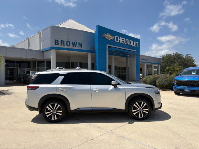 Used 2024 Nissan Pathfinder Platinum w/ Cargo Package