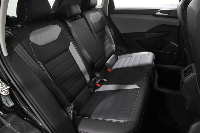 Used 2023 Volkswagen Taos SEL image 18