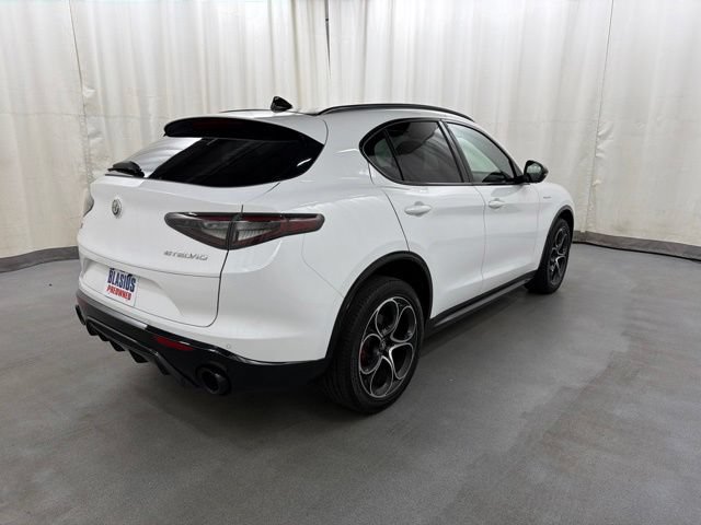 Used 2024 Alfa Romeo Stelvio Veloce AWD/4WD image 6