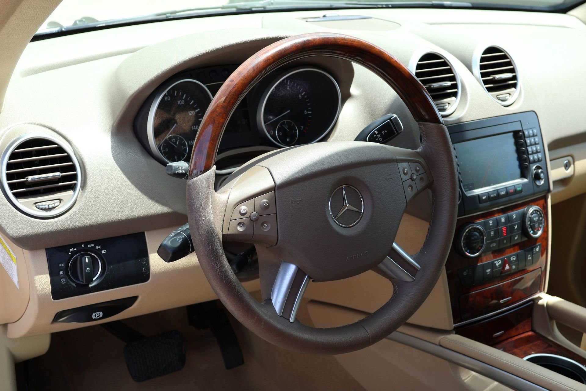 Used 2008 Mercedes-Benz ML 550 4MATIC image 2