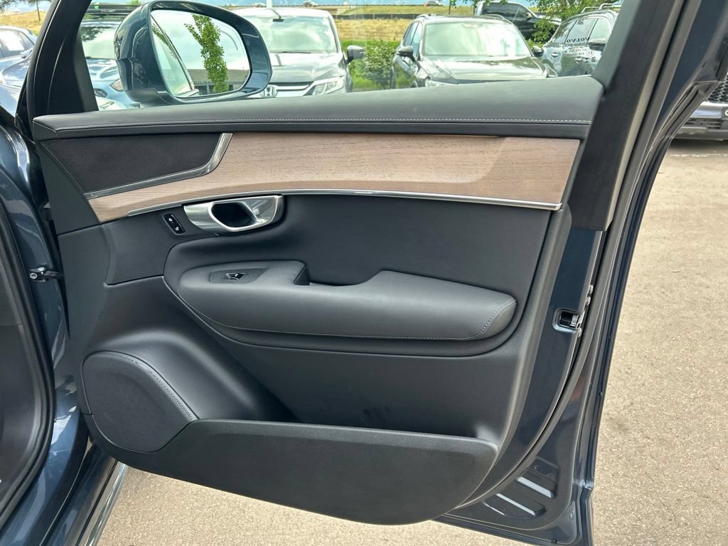 Used 2025 Volvo XC90 B6 Plus AWD/4WD image 9