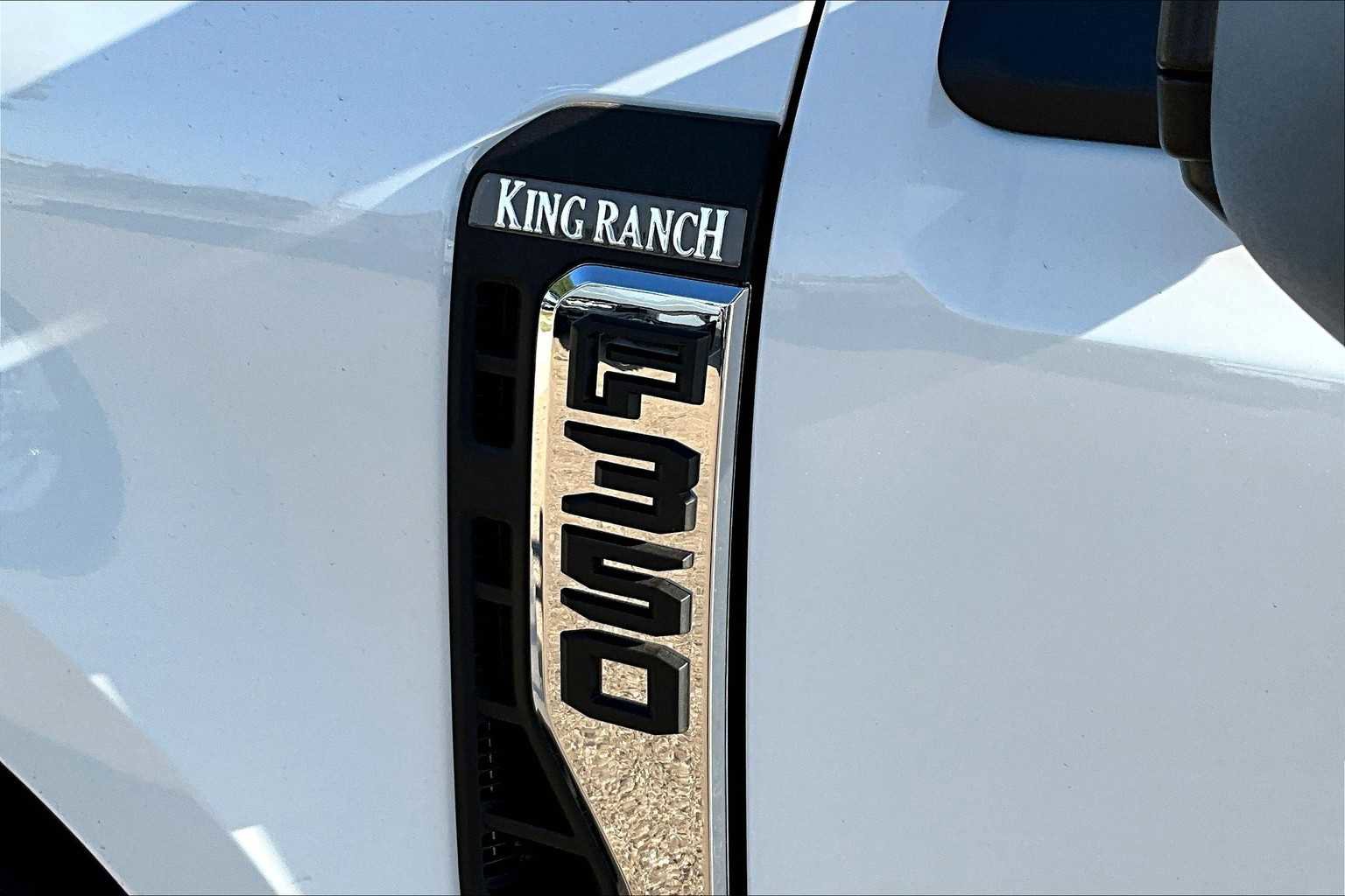 New 2025 Ford F350 King Ranch w/ FX4 Off-Road Package image 15