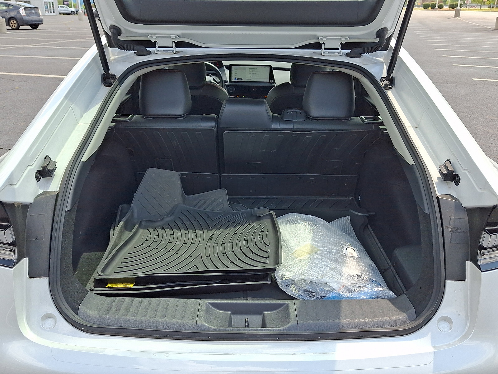 Used 2024 Toyota Prius Prime FWD image 28