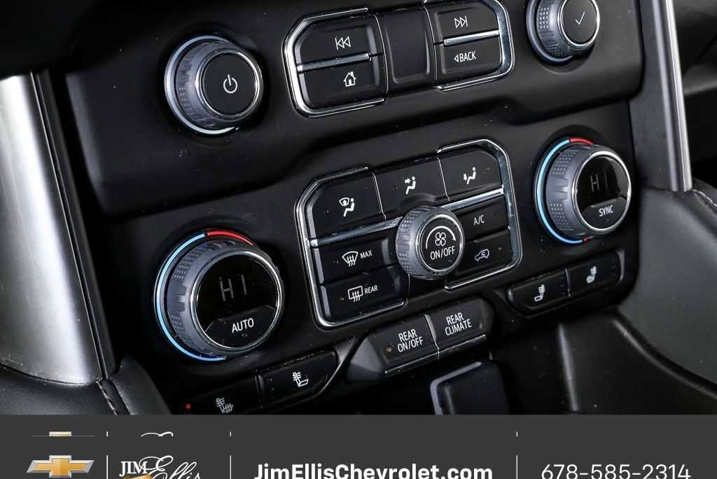 Certified 2024 Chevrolet Suburban LT RWD image 17