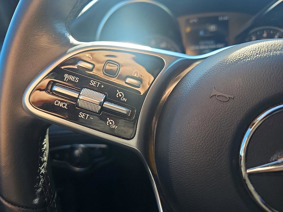 Used 2022 Mercedes-Benz GLC 300 image 18