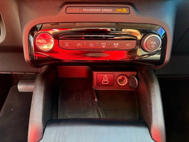 Used 2024 Ford Escape Platinum image 20