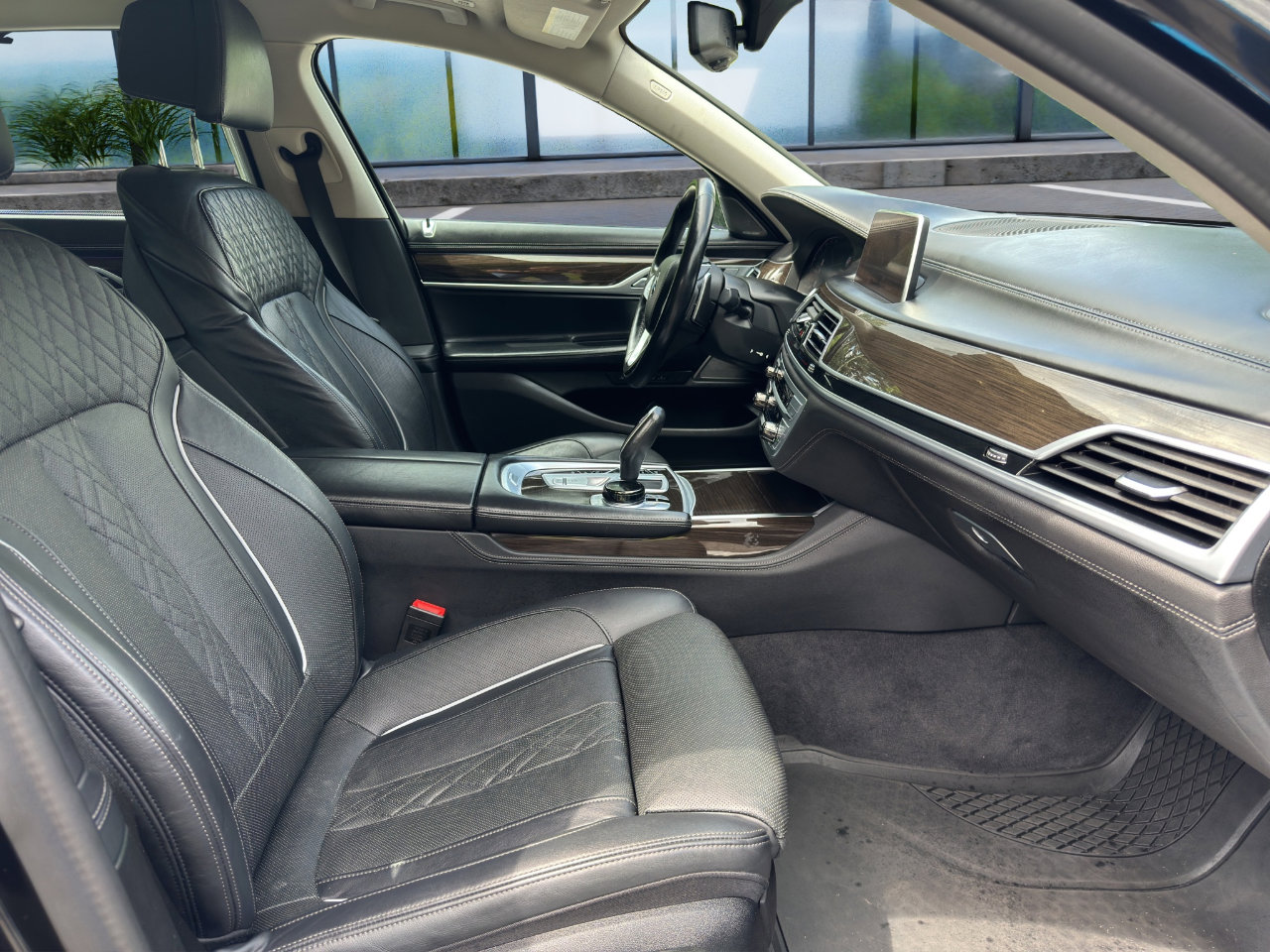 Used 2021 BMW 740i xDrive 740i xDrive Sedan w/ Luxury Rear Seating Package image 18