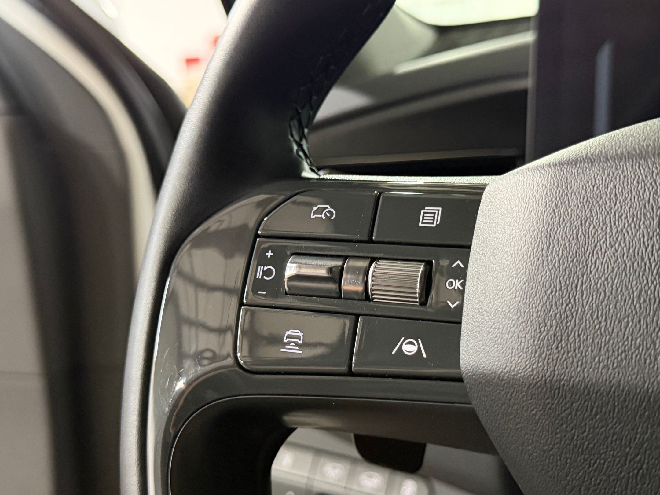 Used 2024 Kia EV9 Land AWD/4WD image 15
