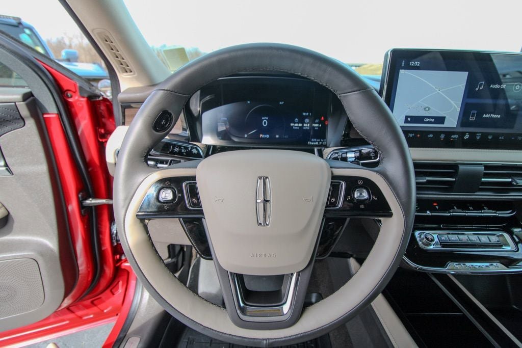 Used 2023 Lincoln Corsair Reserve AWD/4WD image 19