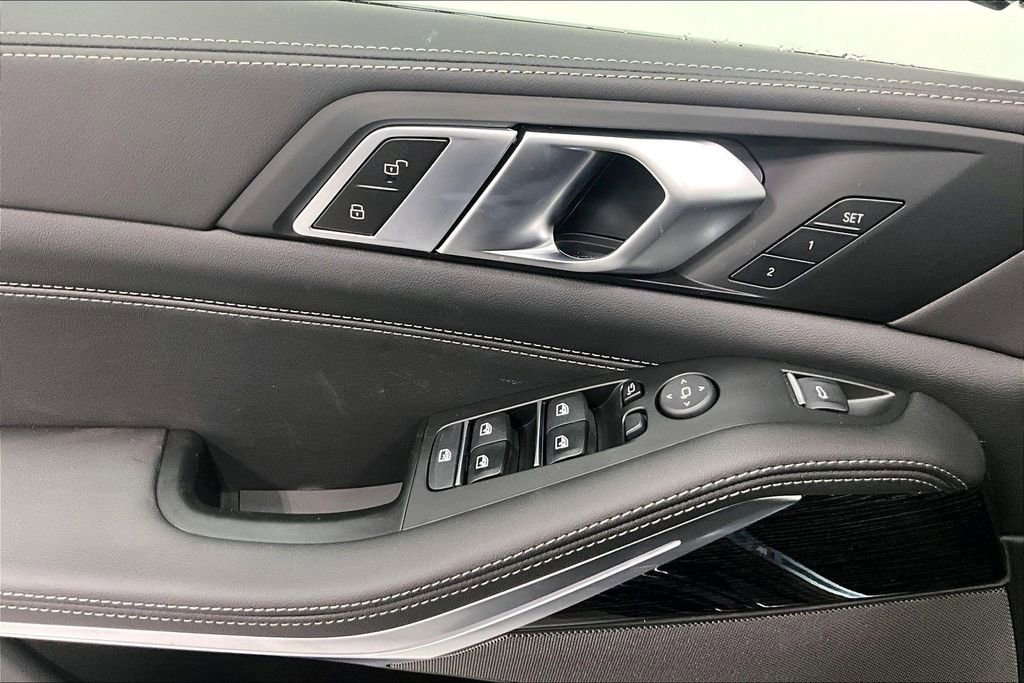New 2026 BMW X5 xDrive40i w/ M Sport Package image 18
