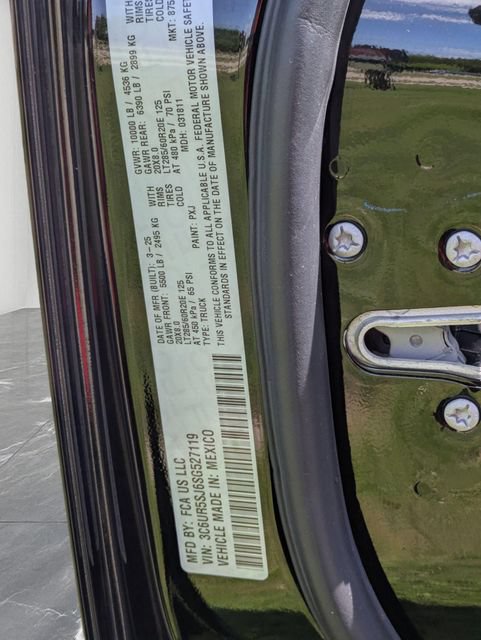 Used 2025 RAM 2500 Limited AWD/4WD image 34