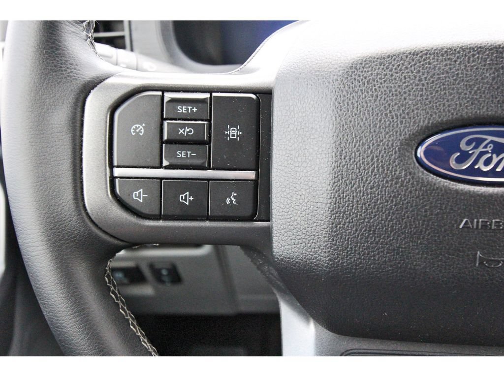 Used 2025 Ford F150 Lightning XLT AWD/4WD image 19