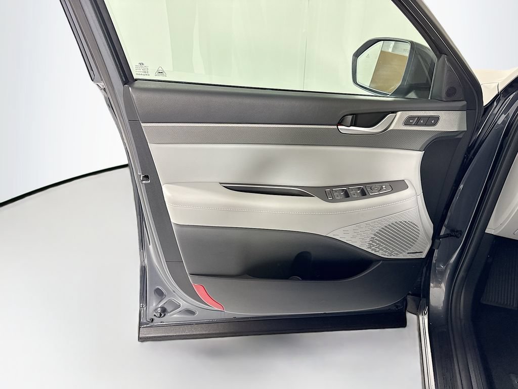 Used 2024 Hyundai Palisade SEL w/ Premium Package FWD image 25