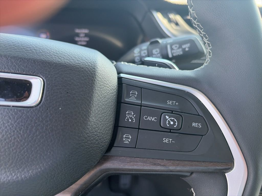 Certified 2023 Jeep Grand Cherokee L Limited image 28