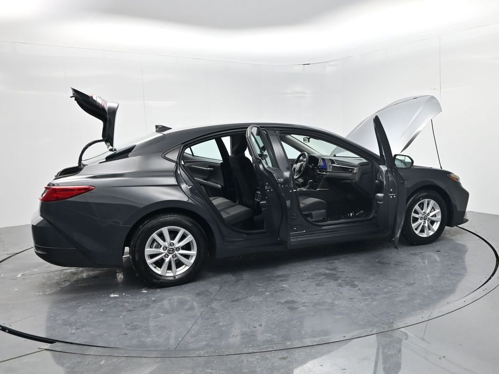 Used 2025 Toyota Camry LE image 50