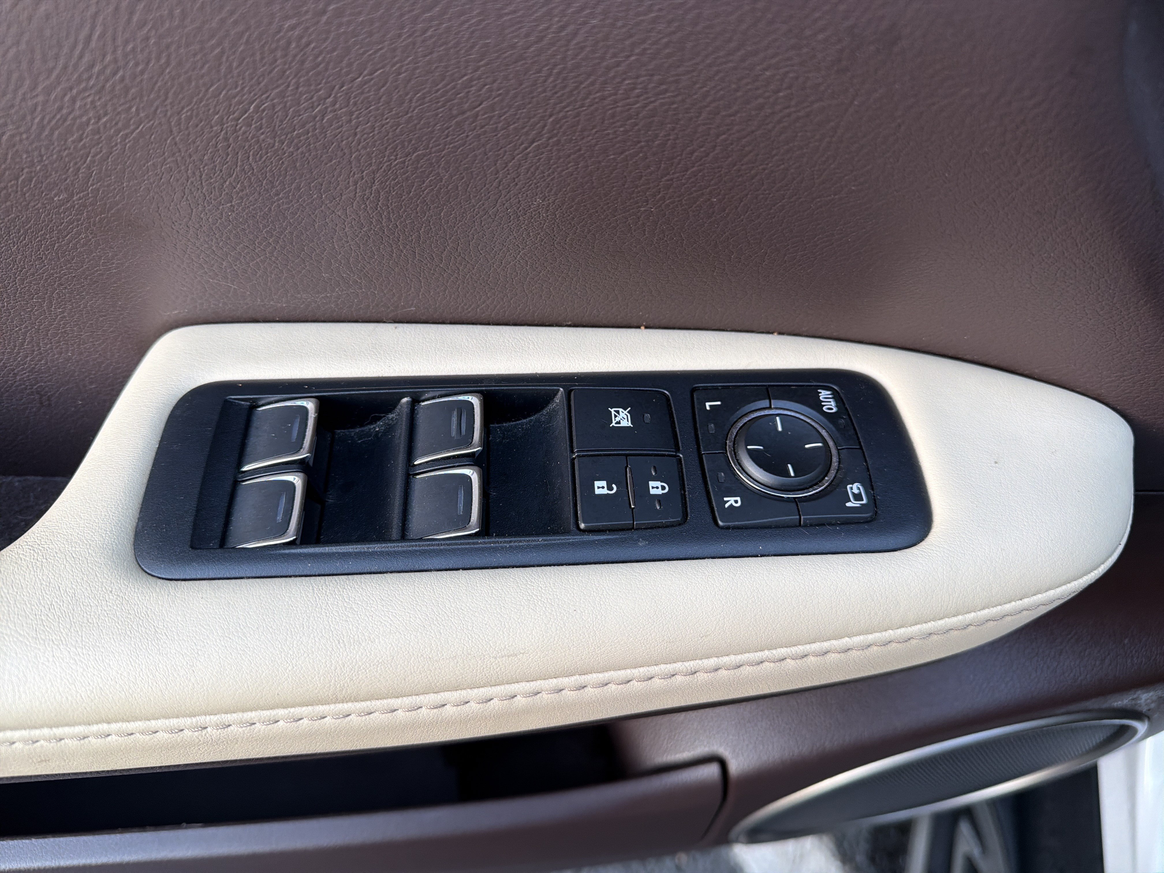 Used 2019 Lexus RX 350L AWD image 15