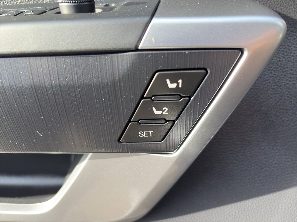 Used 2025 Toyota Tundra Platinum image 23