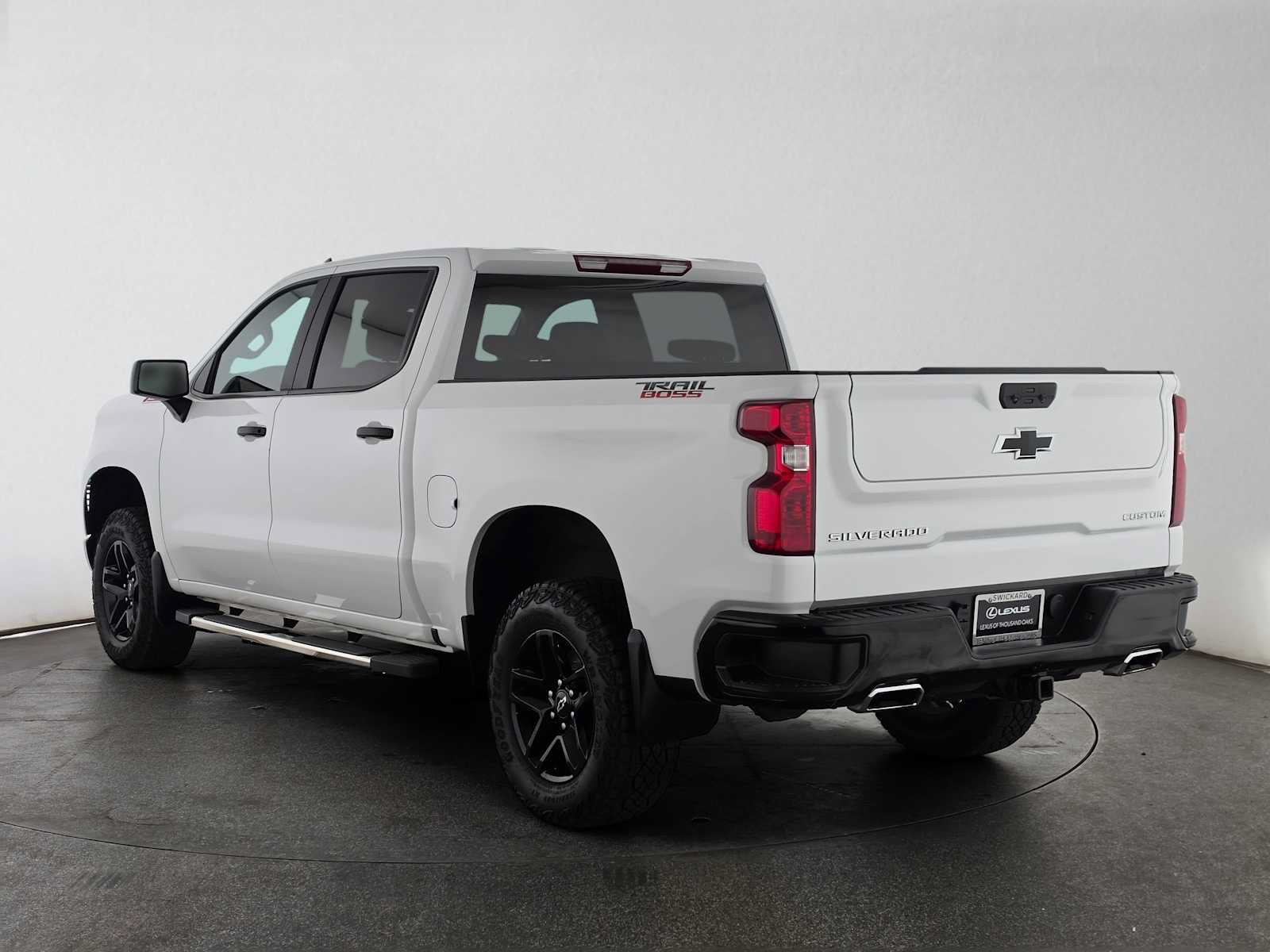 Used 2025 Chevrolet Silverado 1500 Custom Trail Boss AWD/4WD image 5