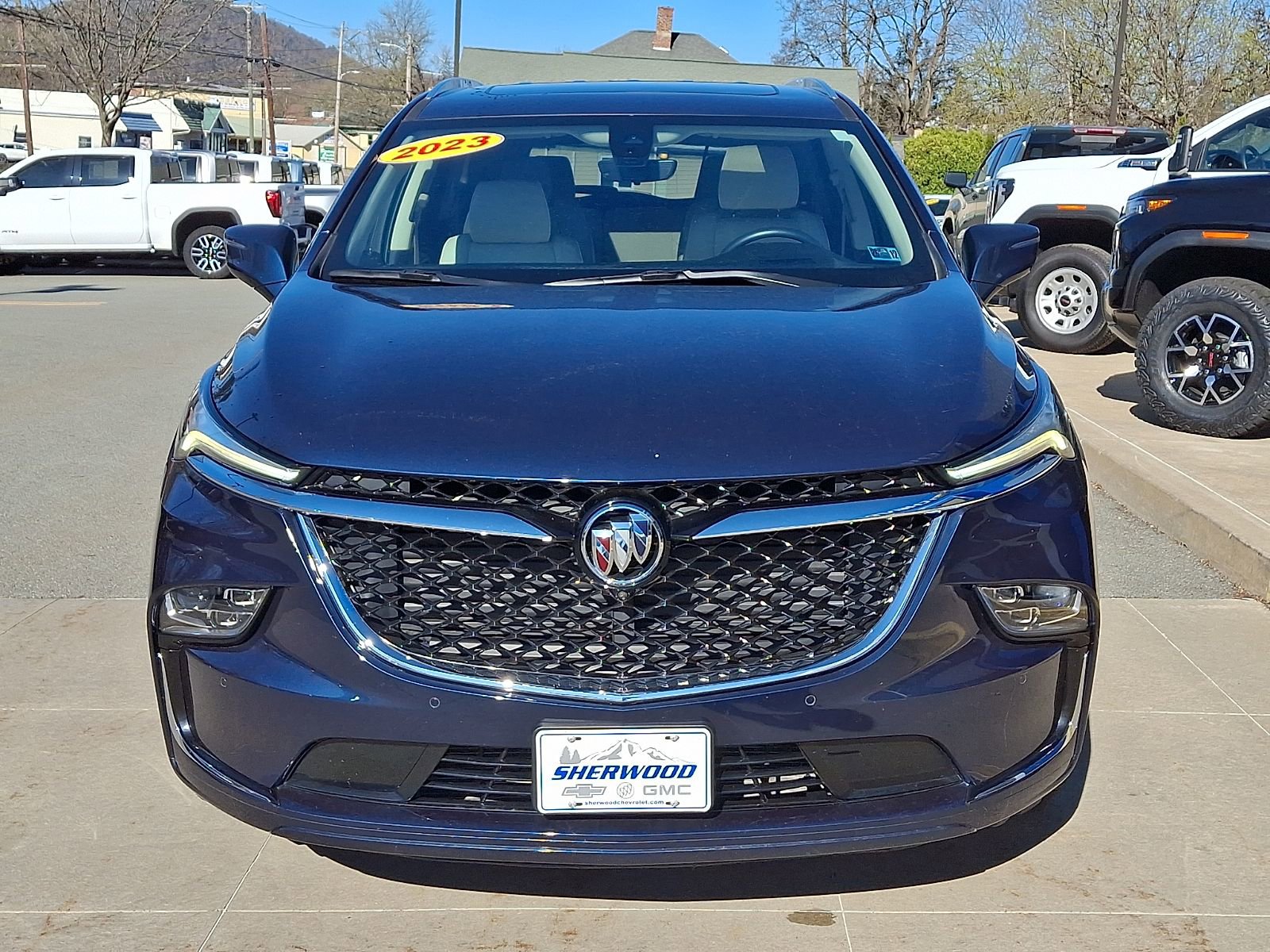Used 2023 Buick Enclave Avenir w/ Avenir Technology Package image 2