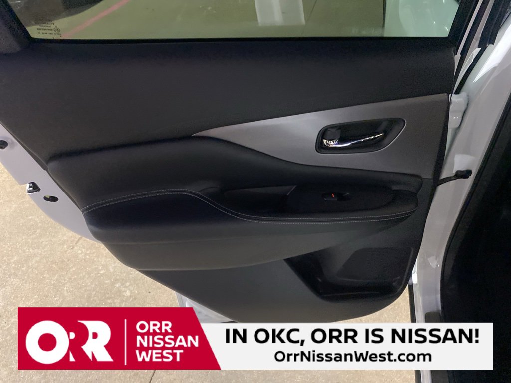 Used 2024 Nissan Murano SV w/ SV Midnight Edition Package image 16