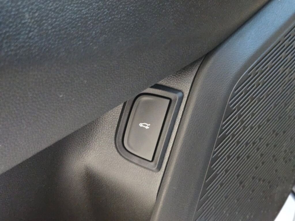 New 2026 Chevrolet Equinox LT w/ Convenience Package II image 19