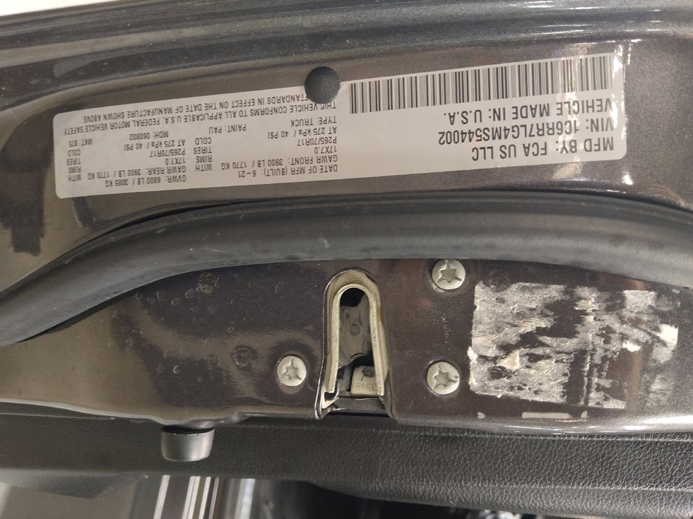 Used 2021 RAM 1500 Classic SLT image 33