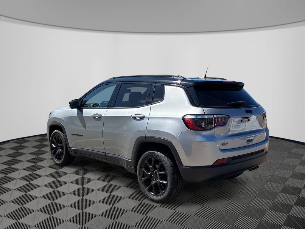 Certified 2022 Jeep Compass Latitude w/ Sun and Sound Group AWD/4WD image 5