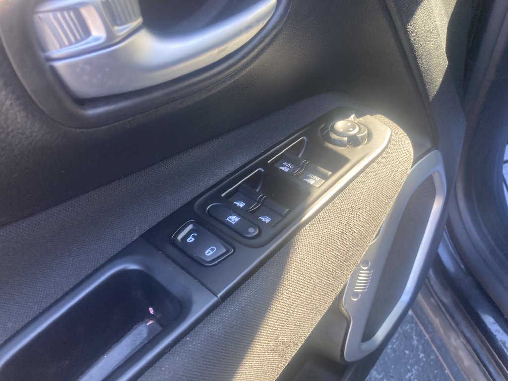 Used 2020 Jeep Renegade Sport AWD/4WD image 14