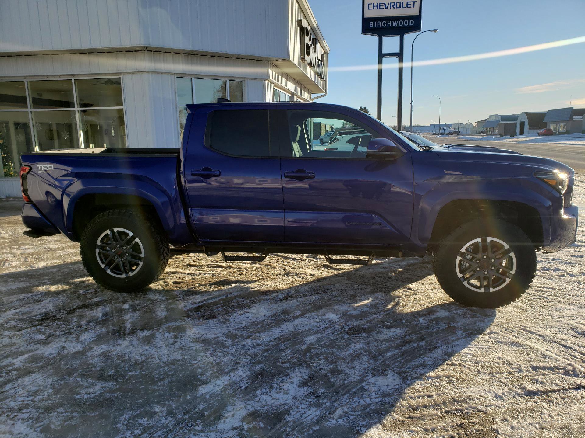 Used 2025 Toyota Tacoma TRD Sport w/ TRD Sport Upgrade Package image 6