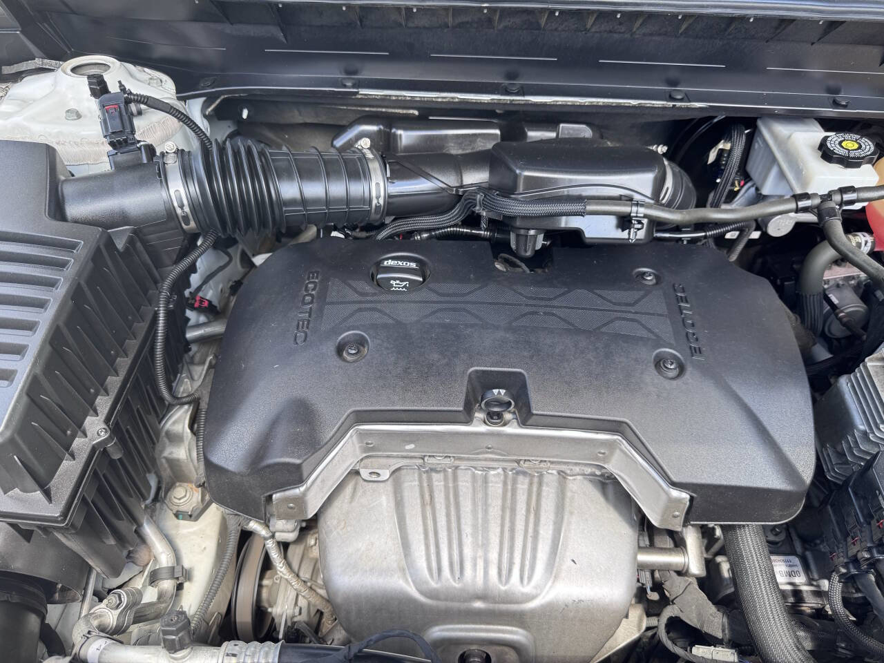 Used 2020 GMC Acadia SLE image 2