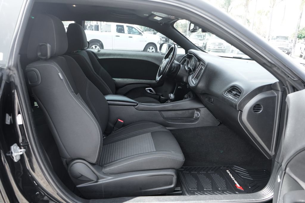 Used 2023 Dodge Challenger SXT RWD image 33