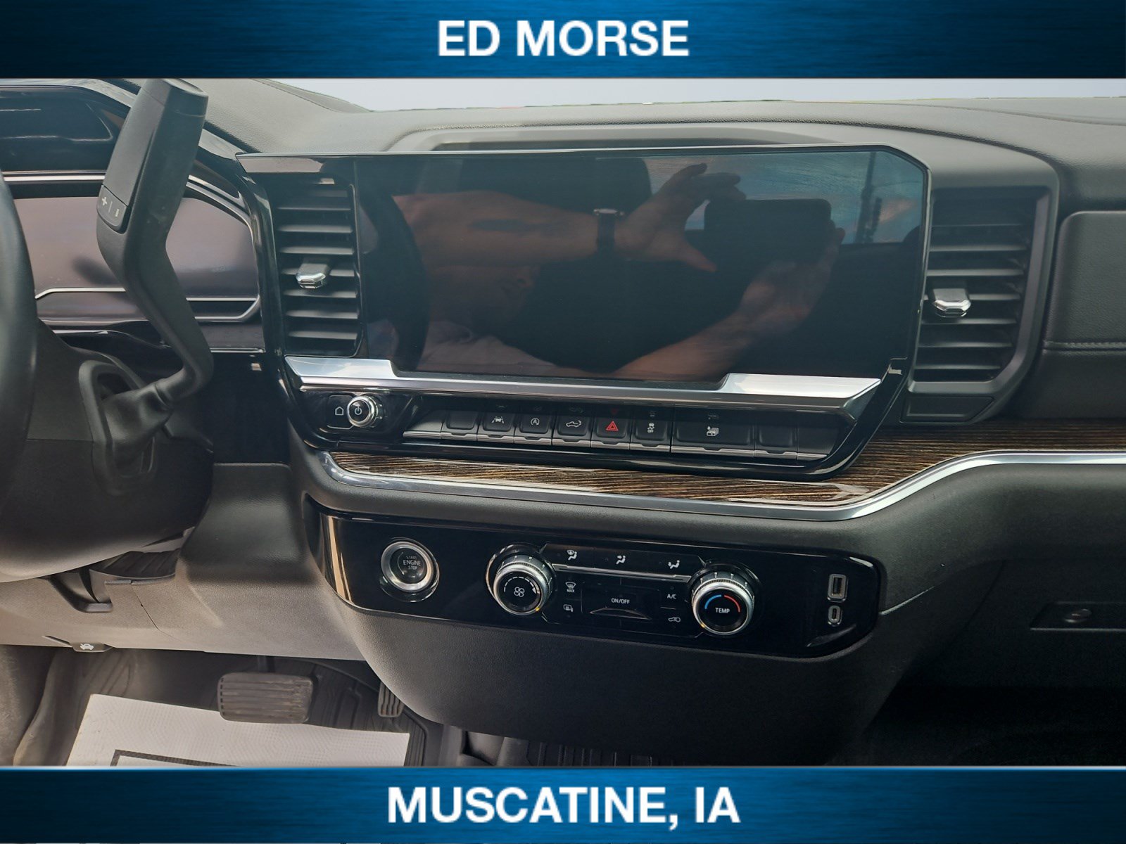 Used 2023 GMC Sierra 1500 SLE w/ Enhanced Capability Package AWD/4WD image 15