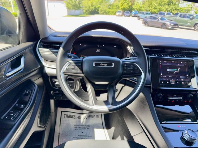 Used 2023 Jeep Grand Cherokee L Laredo RWD image 16