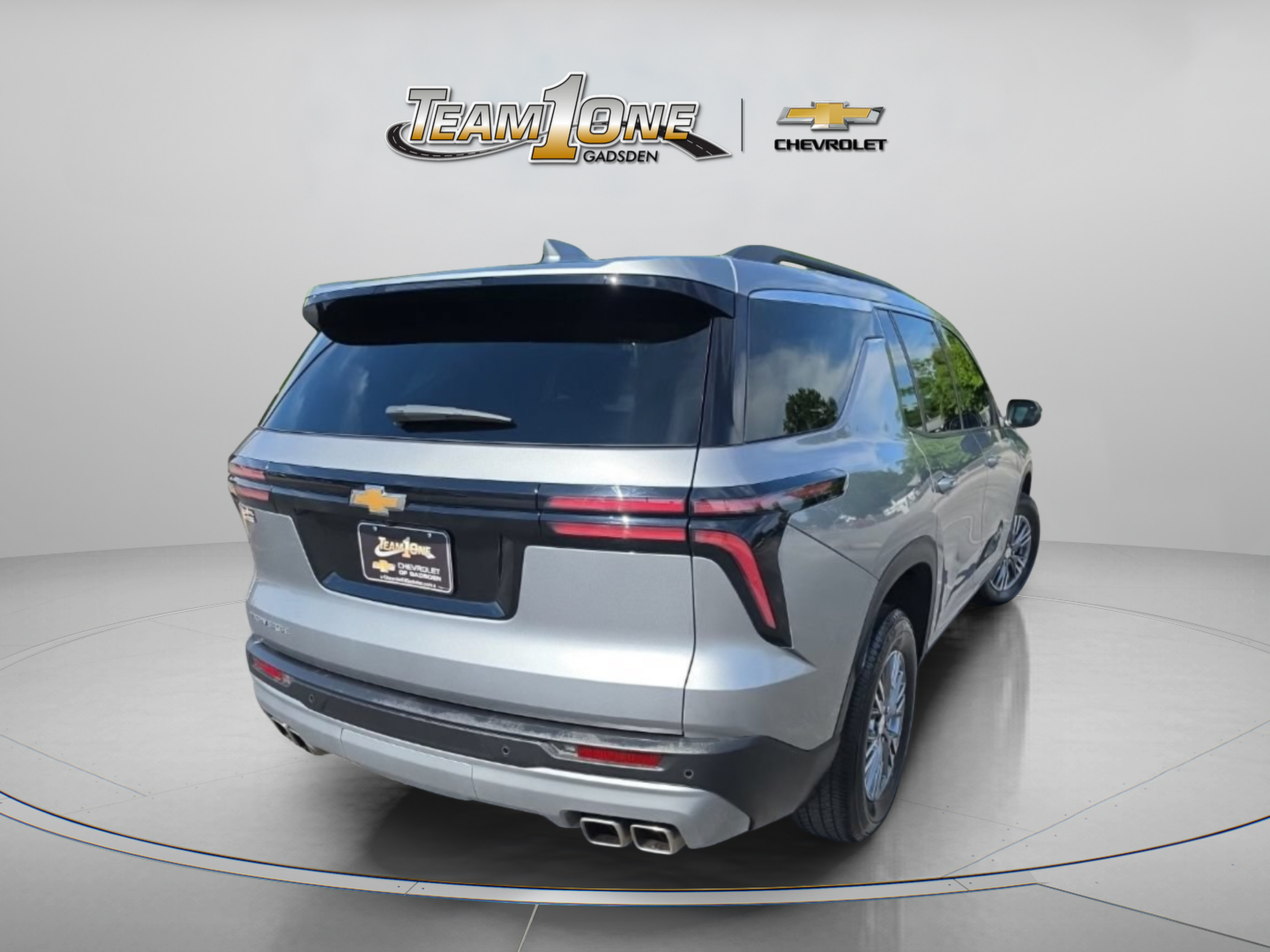 Used 2025 Chevrolet Traverse LT w/ LPO, Floor Liner Package FWD image 8