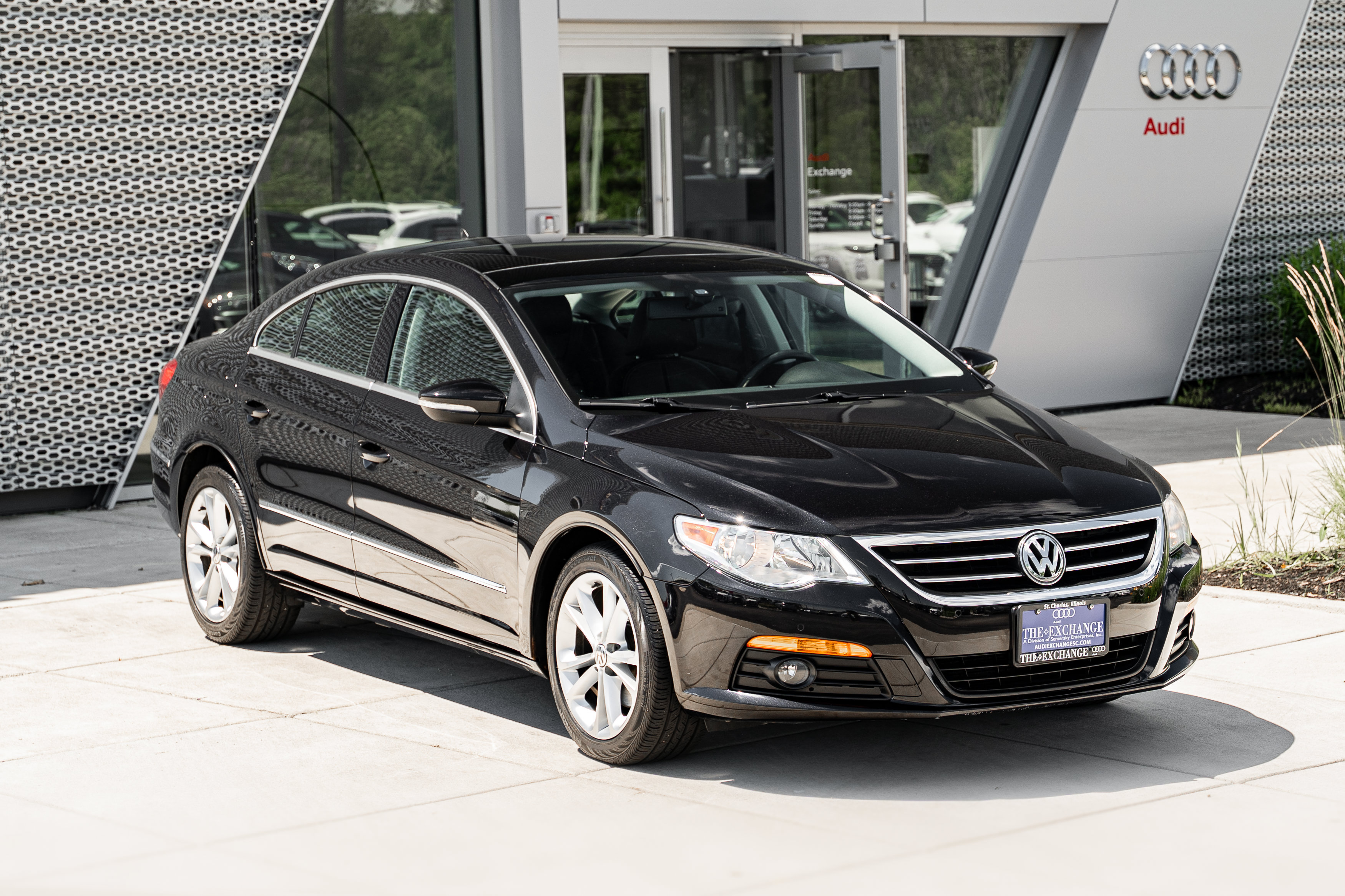 Used 2009 Volkswagen CC Luxury FWD image 2