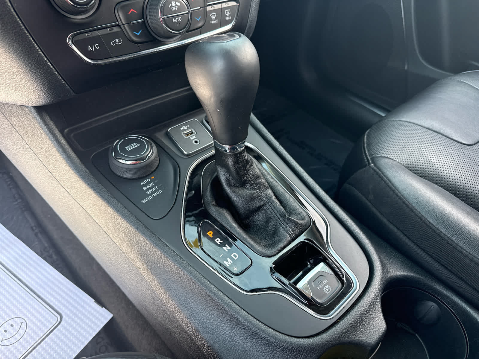 Used 2020 Jeep Cherokee Limited AWD/4WD image 24